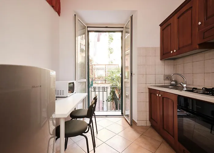 Colosseum 3 & 4 Bathrooms With Garden Roma