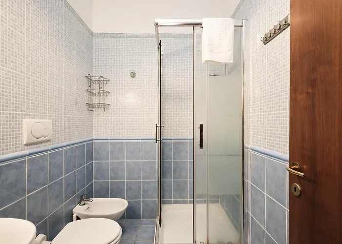 Colosseum 3 & 4 Bathrooms With Garden *