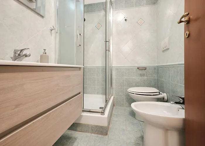 Colosseum 3 & 4 Bathrooms With Garden Apartamento *